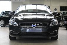 Volvo V60 - D6 TE 283PK AWD Automaat Summum / Bochtverlichting / Trekhaak