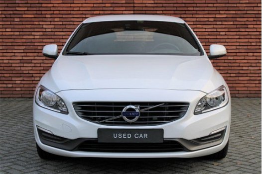 Volvo V60 - T3 Momentum 17'LMV/NAV/Stoelver - 1