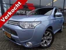 Mitsubishi Outlander - 2.0 PHEV Instyle+ PRIJS IS INCL. BTW 4WD NAVIGATIE TREKHAAK CRUISE CONTROL LE