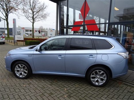 Mitsubishi Outlander - 2.0 PHEV Instyle+ PRIJS IS INCL. BTW 4WD NAVIGATIE TREKHAAK CRUISE CONTROL LE - 1