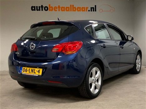 Opel Astra - 1.6i EDITION AUTOMAAT NAVI CRUISE AIRCO PDC - 1