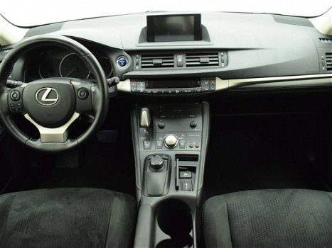 Lexus CT 200h - 1.8 Hybrid 136pk Automaat 25th Edition - 1