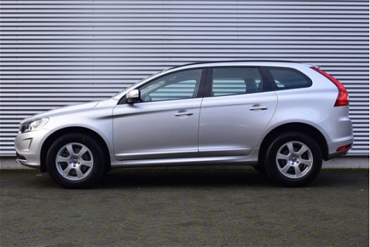 Volvo XC60 - D4 181pk Momentum Navi Cruise - 1