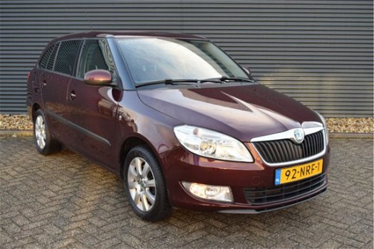 Skoda Fabia Combi - 1.2 TSI AUTOMAAT Elegance CLIMATE CONTROL CRUISE CONTROL 6 maanden BOVAG garanti - 1