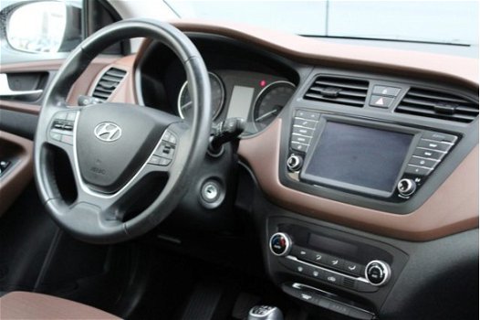 Hyundai i20 - 1.2 Comfort | 1e Eig. | Lm-wielen | Navigatie | Camera | Parkeersensoren | Garantie 01 - 1