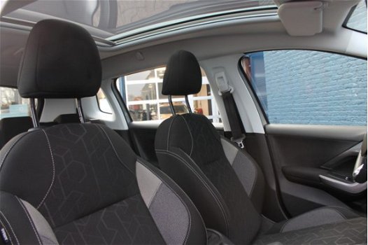 Peugeot 2008 - SUV 1.2 PureTech Blue Lion ETG5 | Automaat | Navigatie | Panoramadak | 1e Eigenaar | - 1