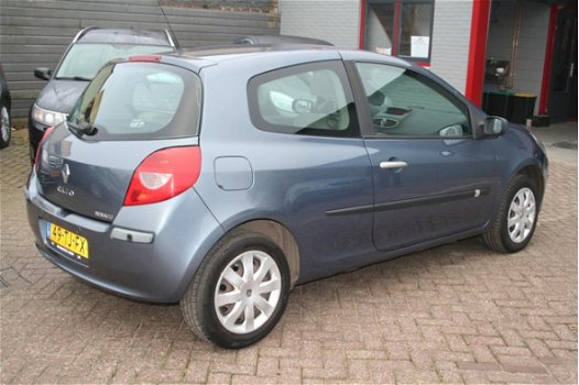 Renault Clio - 1.6 16v Privilege, Automaat, Climate control - 1