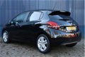 Peugeot 208 - 1.2 82 pk Signature / Navigatie / Parkeerhulp / Apple Car Play - 1 - Thumbnail