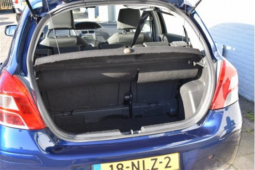 Toyota Yaris - 1.3 VVTi Comfort 100pk keurige Yaris 5 drs van 1e eigenaar , volledig dealer onderhou - 1