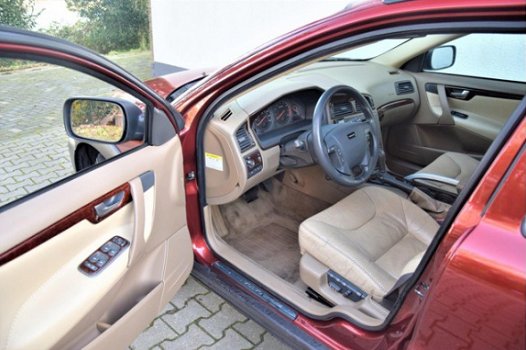 Volvo V70 Cross Country - 2.4 T Automaat Venetian Red 200pk - 1