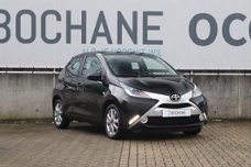 Toyota Aygo - 1.0 VVT-i x-play NAVIGATIE, ACHTERUITRIJCAMERA, AIRCO, 15" LM