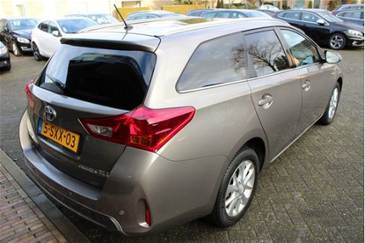 Toyota Auris Touring Sports - 1.8 HYBRID AUTOMAAT NAVI XENON PANORAMADAK - 1