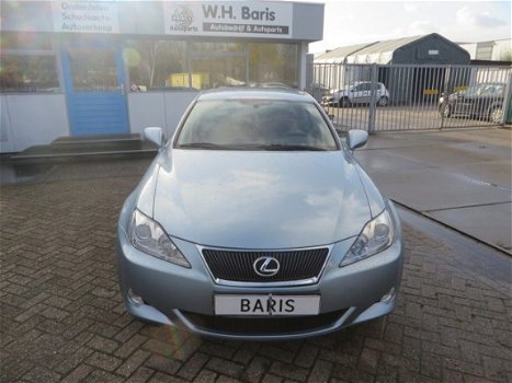 Lexus IS - 220d Business - 1