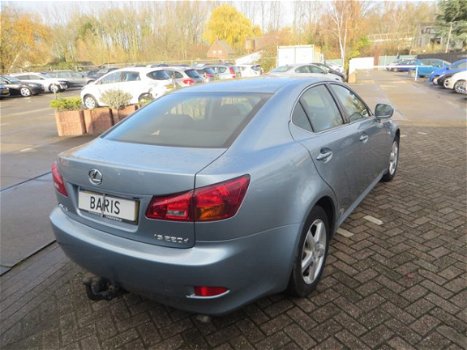 Lexus IS - 220d Business - 1