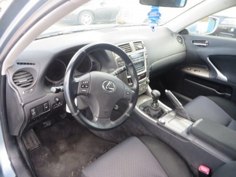 Lexus IS - 220d Business - 1