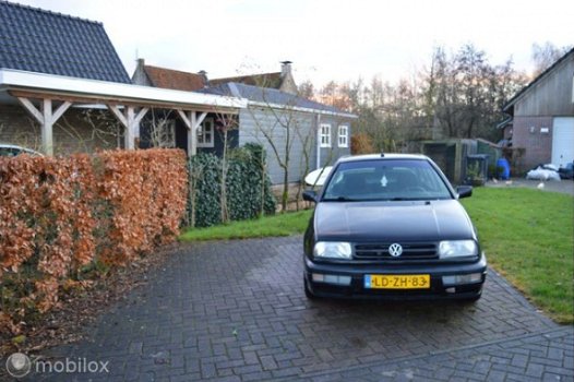 Volkswagen Vento - 1.6 GL - 1