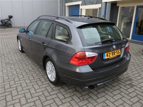 BMW 3-serie Touring - 318i Business Line - Leder - Navigatie - 1