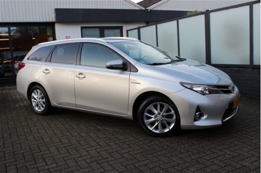 Toyota Auris Touring Sports - 1.8 Hybrid Dynamic Cruise Navi camera Lm velgen - 1