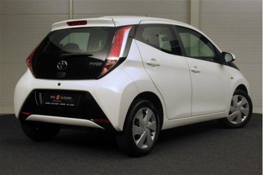 Toyota Aygo - 1.0 VVT-i 69pk 5D x-play - 1