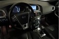 Volvo V40 - 2.0 D4 190PK R-Design Business navigatie - 1 - Thumbnail