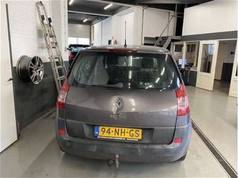 Renault Scénic - 1.6-16V Expression Basis Motor zit vast Hoge Zit water in de motor apk 08-2020 - 1