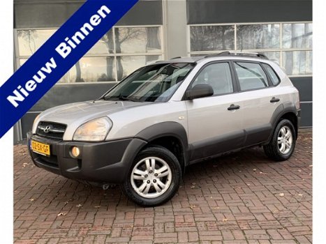 Hyundai Tucson - 2.0i Active airco, radio cd-speler, elektrische ramen, mistlampen voor - 1