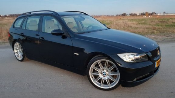 BMW 3-serie Touring - 320i H.EXE/AUT/LEER/NAP/XENON/INRUIL MOG 1 - 1