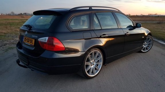 BMW 3-serie Touring - 320i H.EXE/AUT/LEER/NAP/XENON/INRUIL MOG 1 - 1