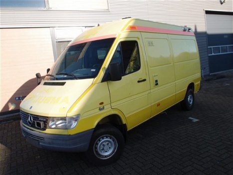 Mercedes-Benz Sprinter - 312 D lang/hoog 4x4 29.600km NIEUWSTAAT ex luchtmacht btw vrij awd standkac - 1