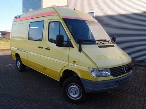 Mercedes-Benz Sprinter - 312 D lang/hoog 4x4 29.600km NIEUWSTAAT ex luchtmacht btw vrij awd standkac - 1