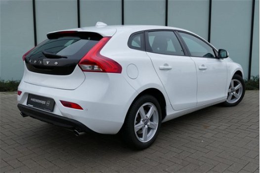 Volvo V40 - 1.6 T2 Momentum - 1