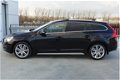 Volvo V60 - 2.0 D3 Summum | Adaptive CC | Schuifdak | Safety-package | Full | Xenon | Leer - 1 - Thumbnail