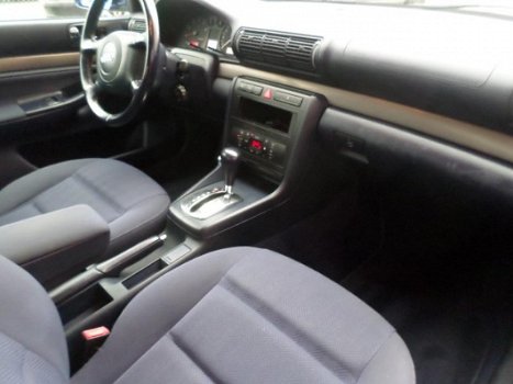 Audi A4 - 1.8 5V Advance automaat * apk gekeurd - 1