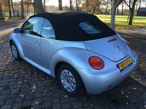 Volkswagen New Beetle Cabriolet - 2.0 Highline, incl. airco en stoelverwarming - 1