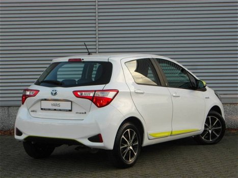 Toyota Yaris - 1.5 Hybrid Design 5drs Automaat Navi Clima - 1