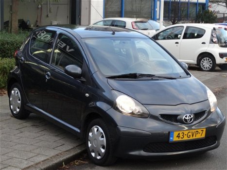 Toyota Aygo - 1.0-12V APK TM 6-2020 - AIRCO - ELEKTR RAMEN - 5 DEURS - ONDERHOUD AANWEZIG - 1