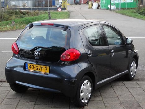 Toyota Aygo - 1.0-12V APK TM 6-2020 - AIRCO - ELEKTR RAMEN - 5 DEURS - ONDERHOUD AANWEZIG - 1