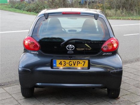 Toyota Aygo - 1.0-12V APK TM 6-2020 - AIRCO - ELEKTR RAMEN - 5 DEURS - ONDERHOUD AANWEZIG - 1