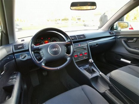 Audi A4 - 2.4 Airco/El.ramen/PDC/Xenon/APK/NAP - 1