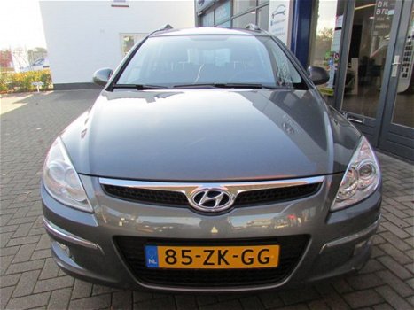 Hyundai i30 CW - 1.6i Dynamic - 1