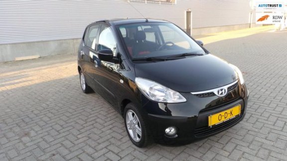 Hyundai i10 - 1.1 Dynamic - 1