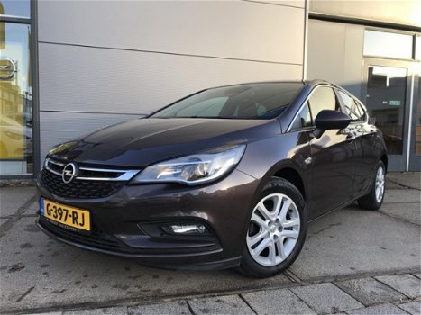 Opel Astra - 1.4 Turbo 150pk Edition / Navi / Clima / Parkpilot / Camera / Winterpakket - 1