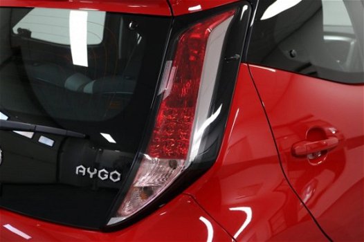 Toyota Aygo - 1.0 VVT-i x-Play / Camera / Velgen - 1