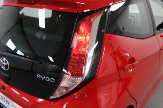 Toyota Aygo - 1.0 VVT-i x-Play / Camera / Velgen - 1