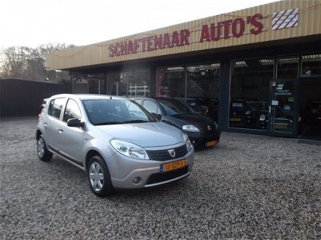 Dacia Sandero - 1.2 Aniversare met trekhaak zeer nette auto - 1