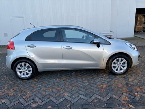 Kia Rio - 1.2 CVVT Plus Pack 5-drs/Airco/LED/NAP Zeer Netjes - 1