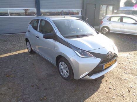 Toyota Aygo - 1.0 VVT-i x-fun airco, handsfree, usb - 1