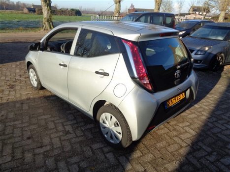 Toyota Aygo - 1.0 VVT-i x-fun airco, handsfree, usb - 1