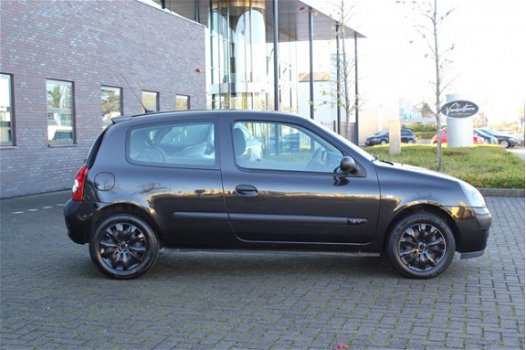 Renault Clio - 1.2-16V Authentique Basis navigatie - 1