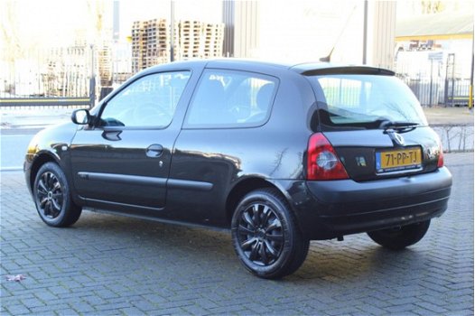 Renault Clio - 1.2-16V Authentique Basis navigatie - 1